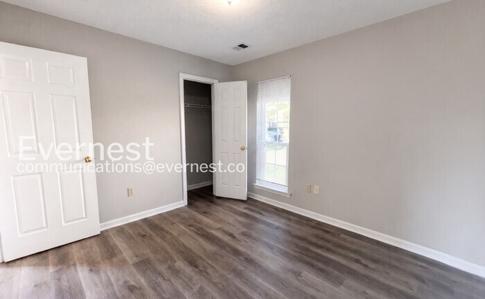 Building Photo - 5669 Kaitlyn Dr W