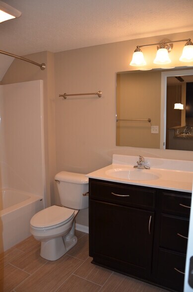 Building Photo - 1521 Meadowbrook Blvd