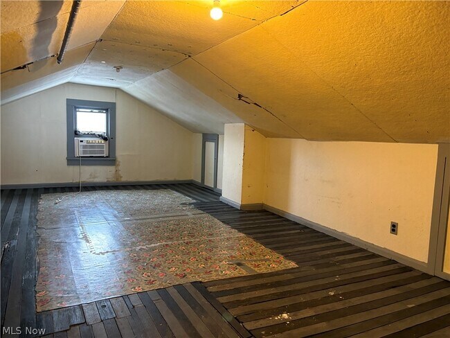 Building Photo - 404 3rd St NW