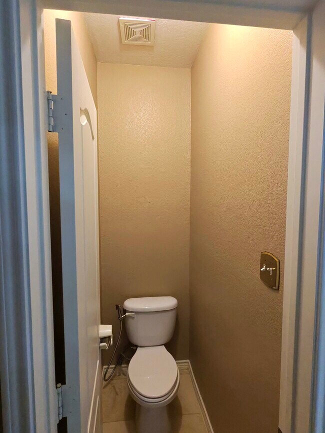 Building Photo - 6072 Pisa Ln