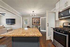 Building Photo - 3235 Woodview Dr SE