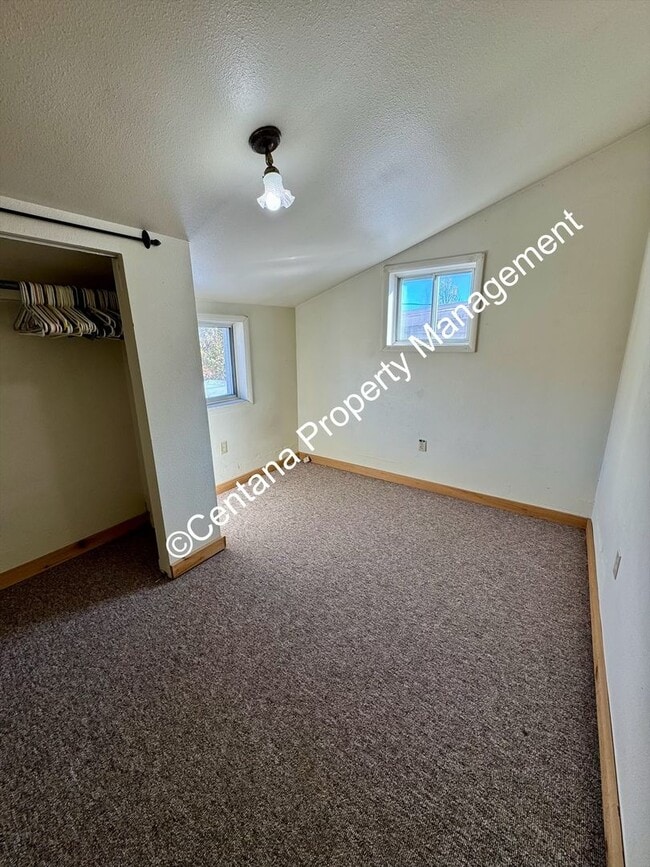 Building Photo - 2 bedroom 1 Bath House