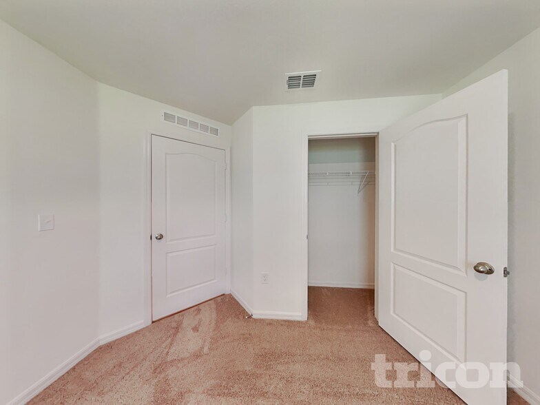 Building Photo - 2 Riverina Dr