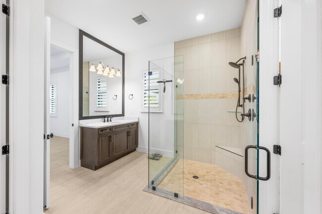 Building Photo - 15763 Longboat Key Dr
