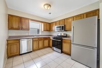Building Photo - 14 Birks Pl