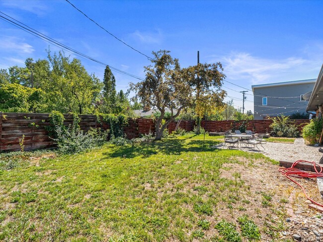 Building Photo - Dream Home