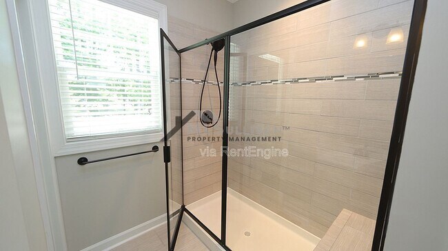 Building Photo - 1724 Arrowhead Dr