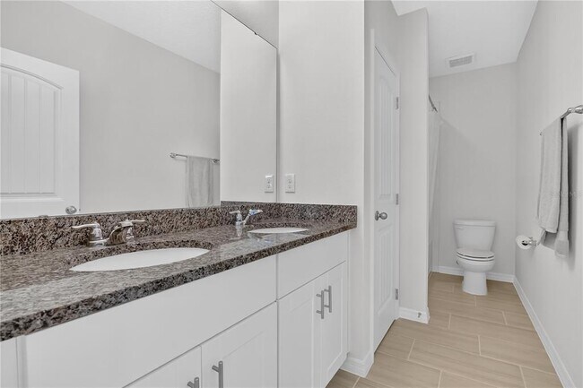 Building Photo - 11145 Sound Shr Dr