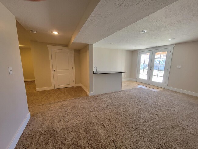 Building Photo - 2850 S 2750 E