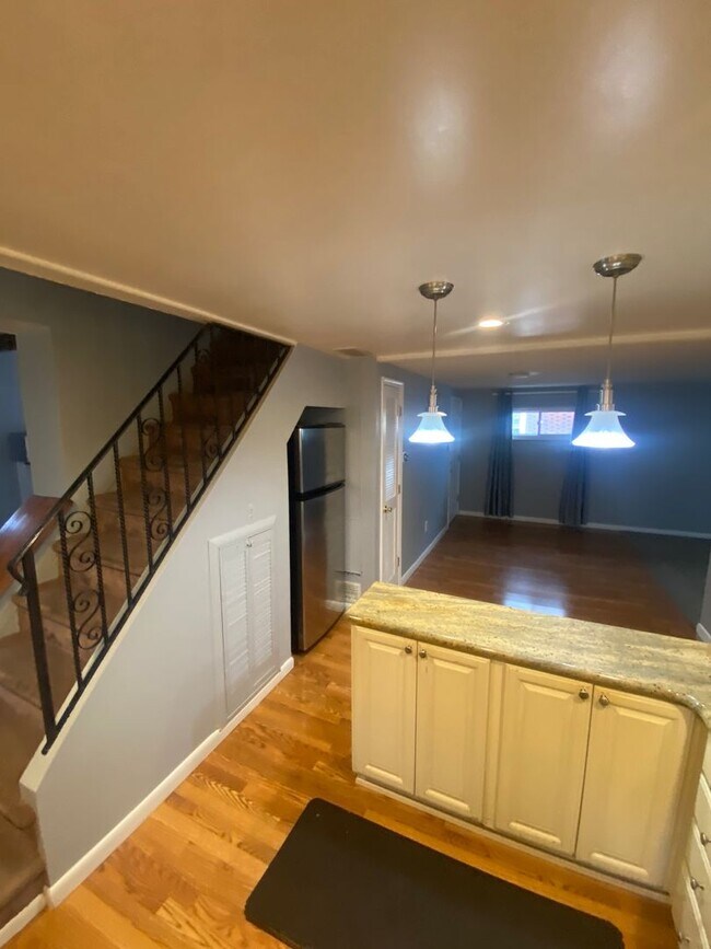 Building Photo - 233 S State Rd