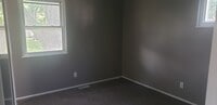 Building Photo - Great single family home!