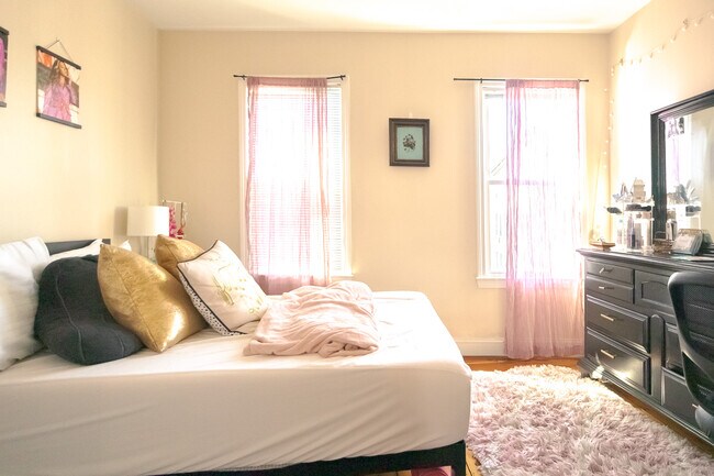 Building Photo - 103 Orleans St