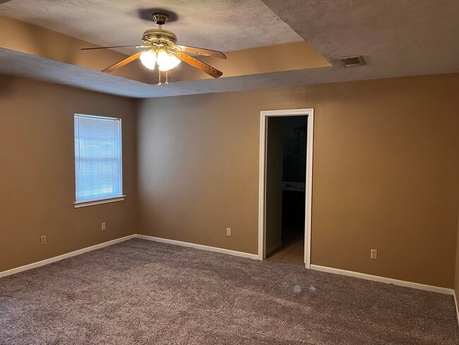 Building Photo - 4009 Hunter Creek Dr