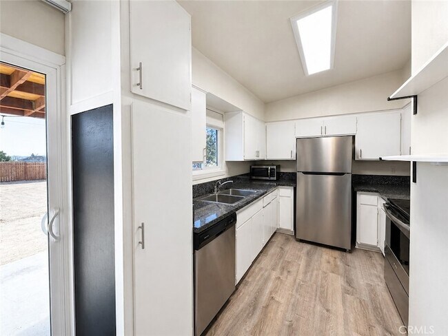 Building Photo - 6848 Quail Spring Ave