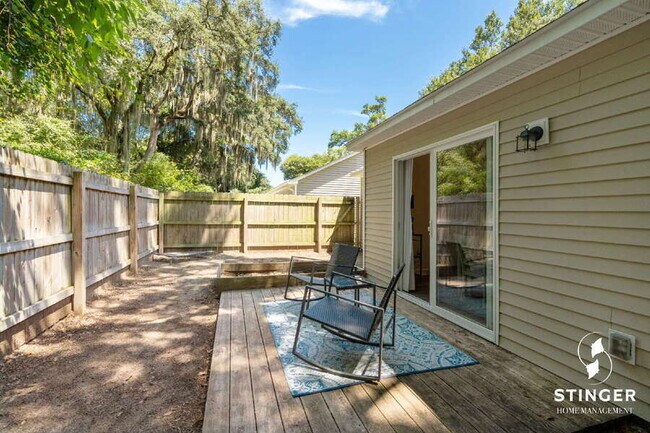 Building Photo - 13 Brindlewood Dr