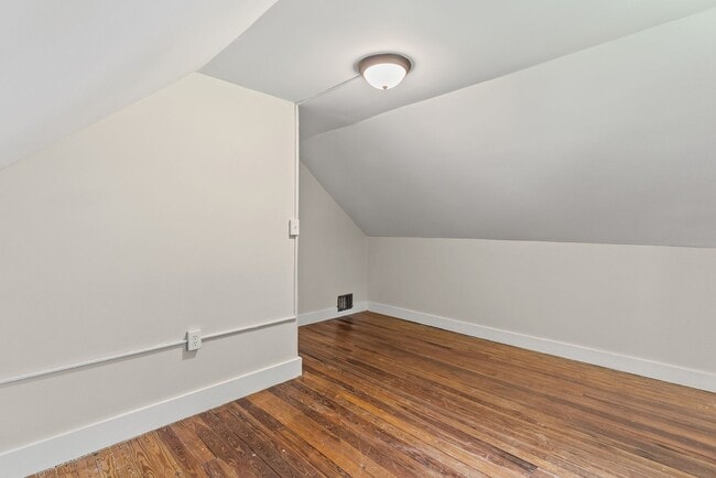 Building Photo - Updated 4-Bedroom Home in Blackstone!