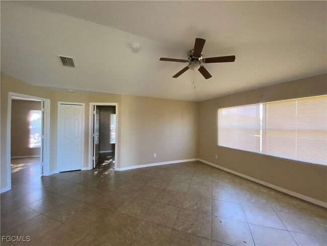 Building Photo - 1127 Gilbert Ave S