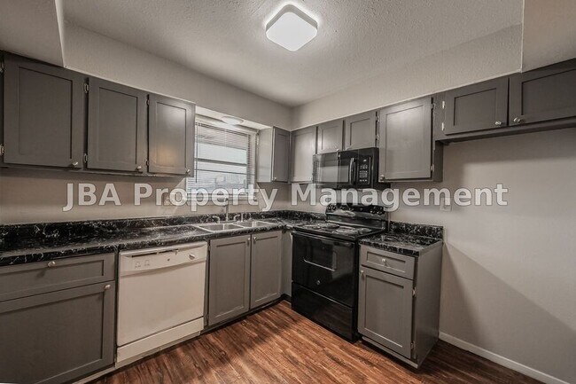 Building Photo - 1770 Farleigh Ct