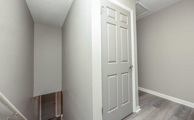 Building Photo - 5031 Bell Dr SE