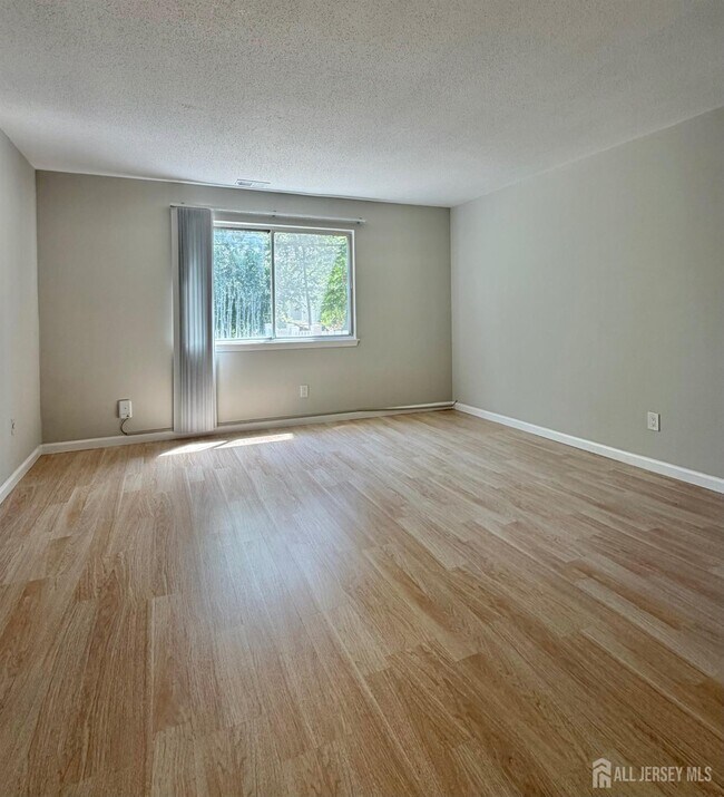 Building Photo - 43 Deerberry Ln