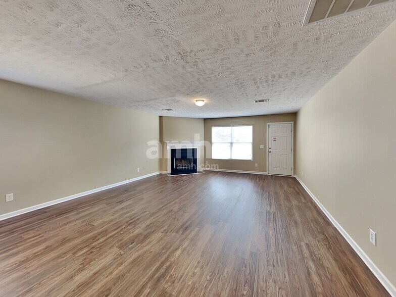 Building Photo - 3340 Blaze Dr