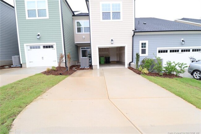 Building Photo - 3131 Cathedral Comb Dr
