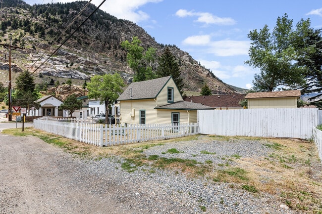 Building Photo - 400 Argentine St