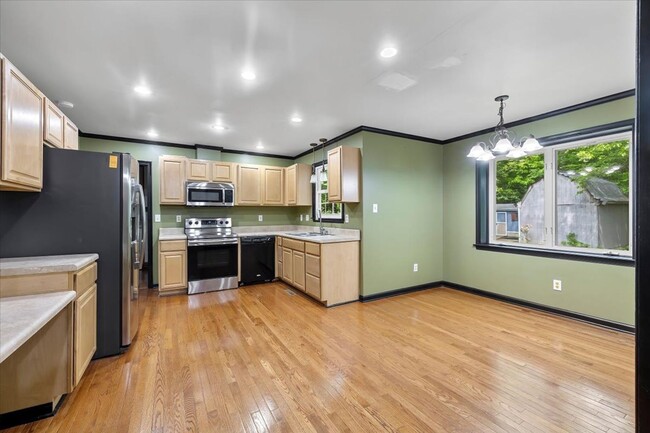 Building Photo - Beautiful 3 Bedroom Home in North Chesterf...