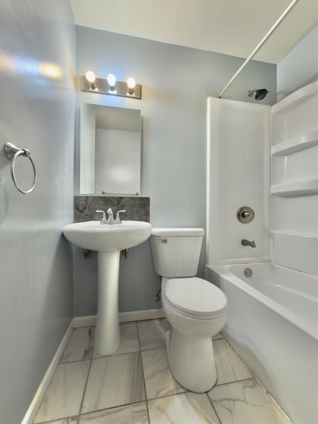 Building Photo - 2312 Ridge Ave