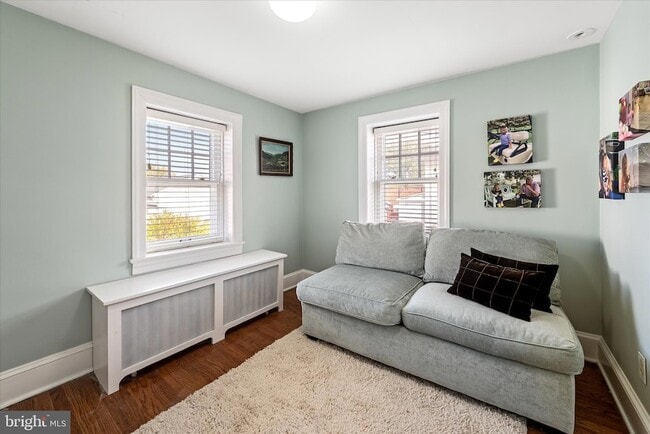 Building Photo - 6 E Cecil St