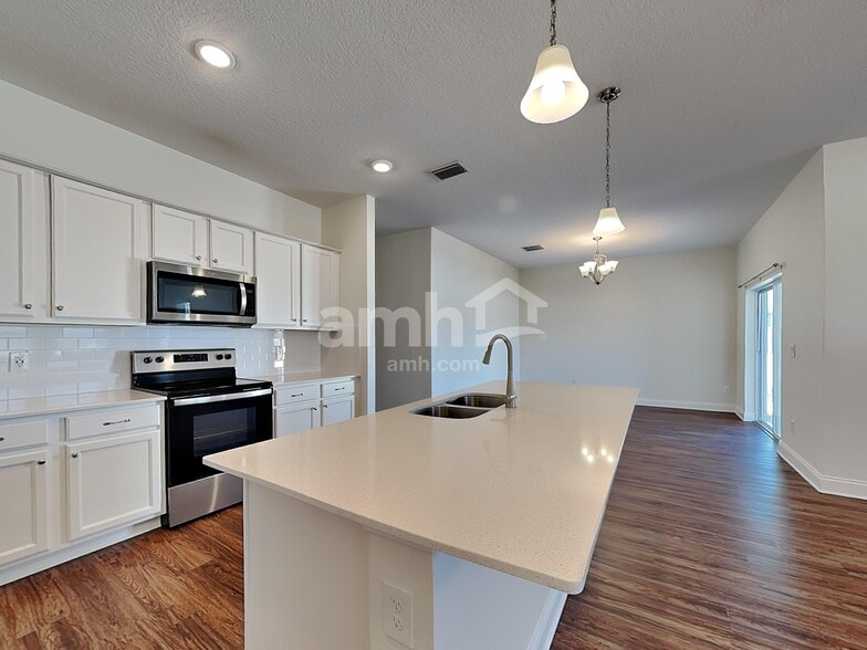 Building Photo - 1025 Summer Stone Lp