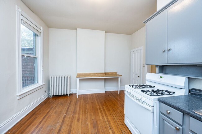 Building Photo - 3127 W Franklin St