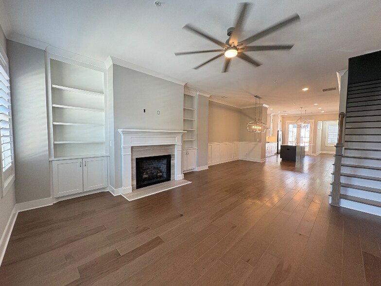 Building Photo - 1104 Thomas St