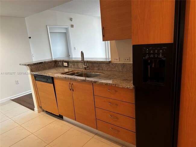 Building Photo - 18800 NE 29th Ave