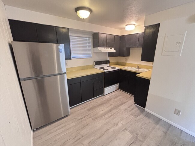 Building Photo - 325 W 100 S