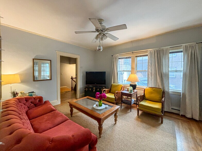 Living Room - 7 Austin Park