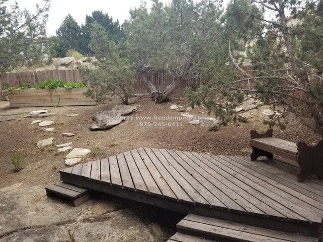 Building Photo - Lots of space in this 3 Bedroom 2.5 Bath Ridges Duplex