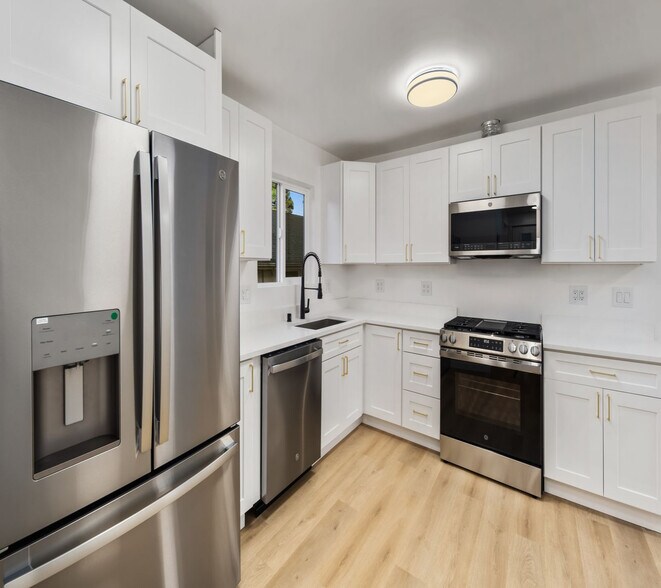 Building Photo - 5945 Fauntleroy Way SW