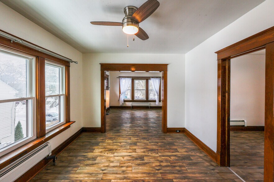 Building Photo - 79 Ideal St