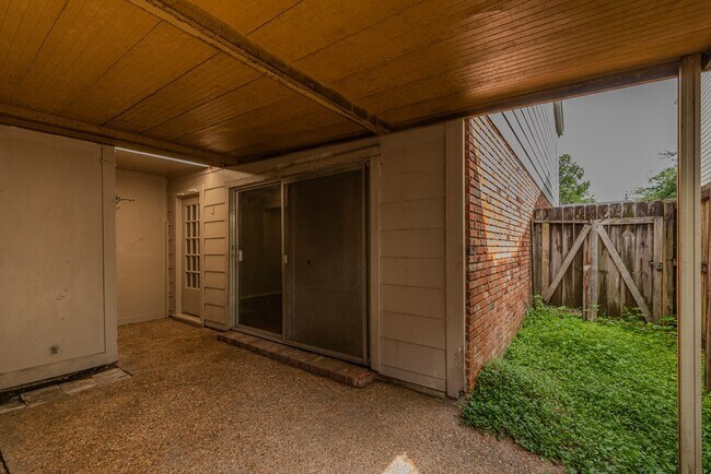Building Photo - 6130 Afton Ln