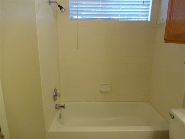 Building Photo - 2844 Deerfern Ln