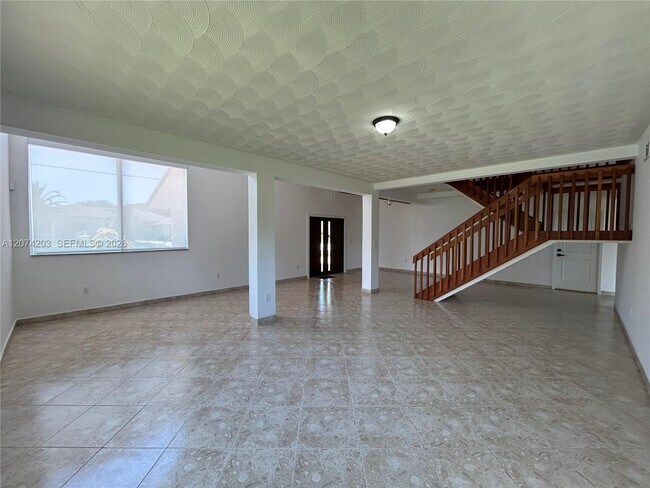 Building Photo - 6611 SW 99th Ave