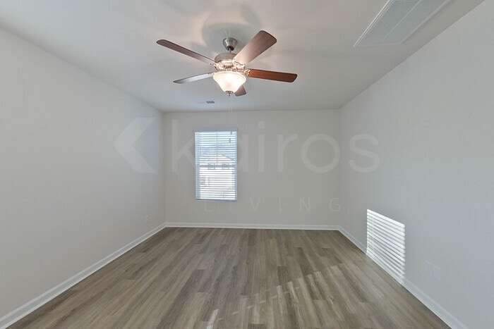 Building Photo - 117 Inez Ave