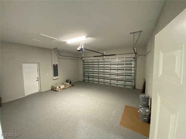 Building Photo - 194 Yager Cir