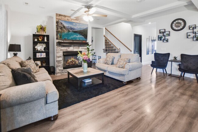 Building Photo - Pet Friendly Four Bedroom!
