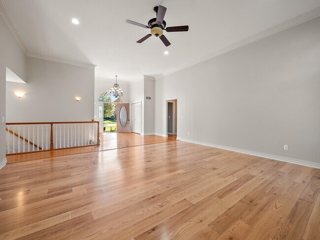 Building Photo - 50247 Cheltenham Dr