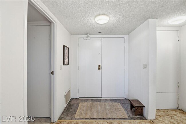 Building Photo - 205 E Harmon Ave