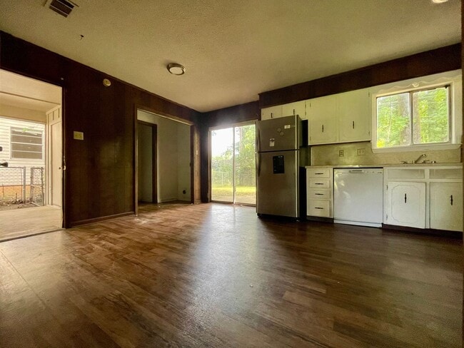 Building Photo - For Rent – 3 Bedroom, 1.5 Bath Home in Jac...