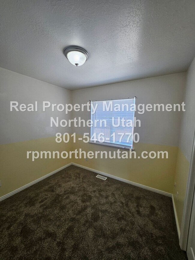 Building Photo - 3 Bedroom Home Coming Available in Ogden
