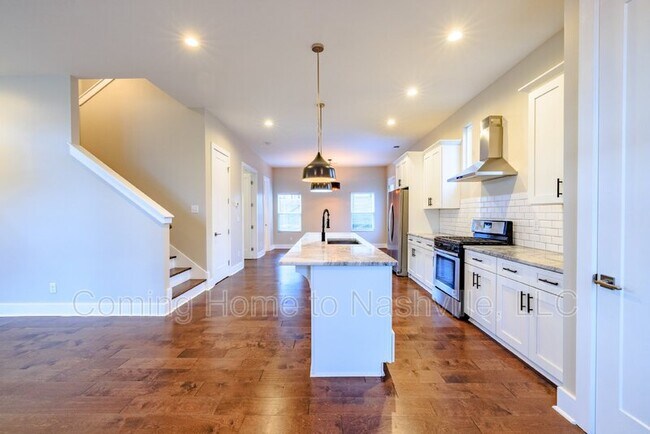 Building Photo - 1719 Pecan St